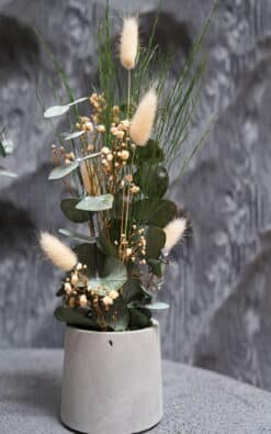 Alternative view of Mala stona dekoracija od betona i prirodnih prezerviranih biljaka - Krem